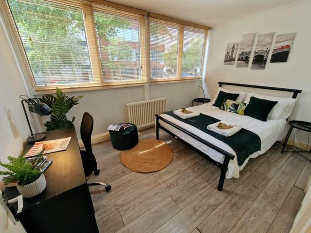 2 Bedrooms Flat In Great Location! Londra Dış mekan fotoğraf