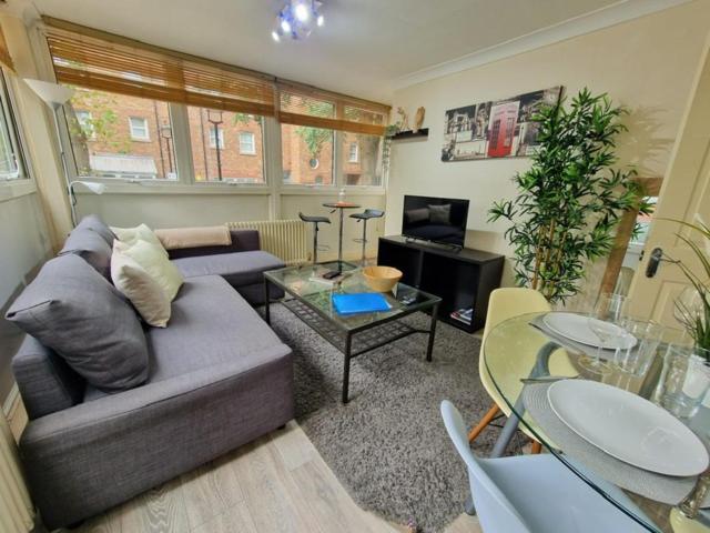 2 Bedrooms Flat In Great Location! Londra Dış mekan fotoğraf
